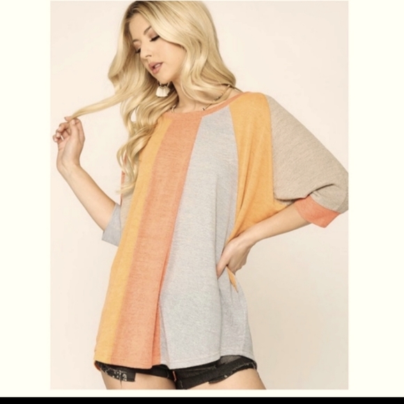 Color Block Loose Fit Top - Picture 2 of 5